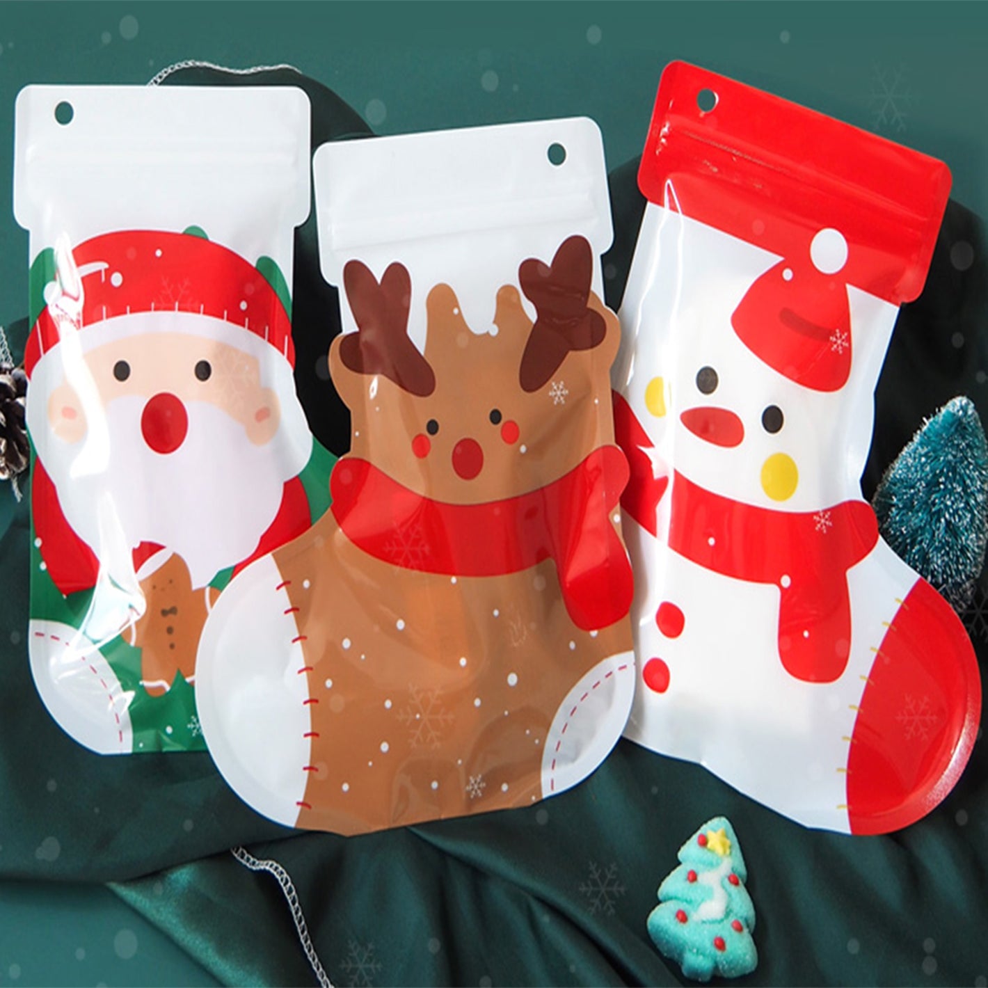 QQ Studio® Christmas Die-Cut Designed Stocking Plastic QuickQlick Bags with Round Hang Hole