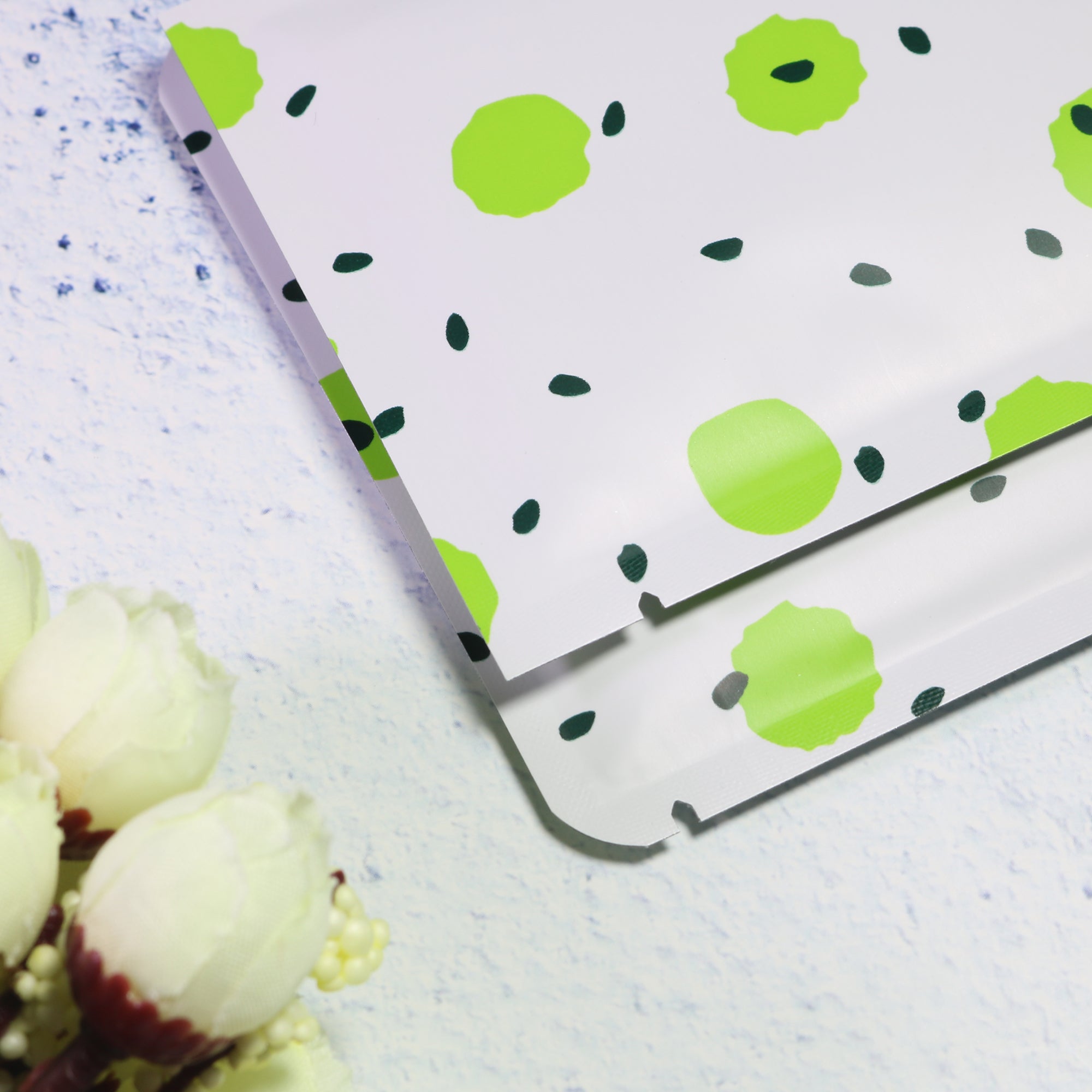 White with Kiwi Green Polka Dot Aluminum Open Top Bags