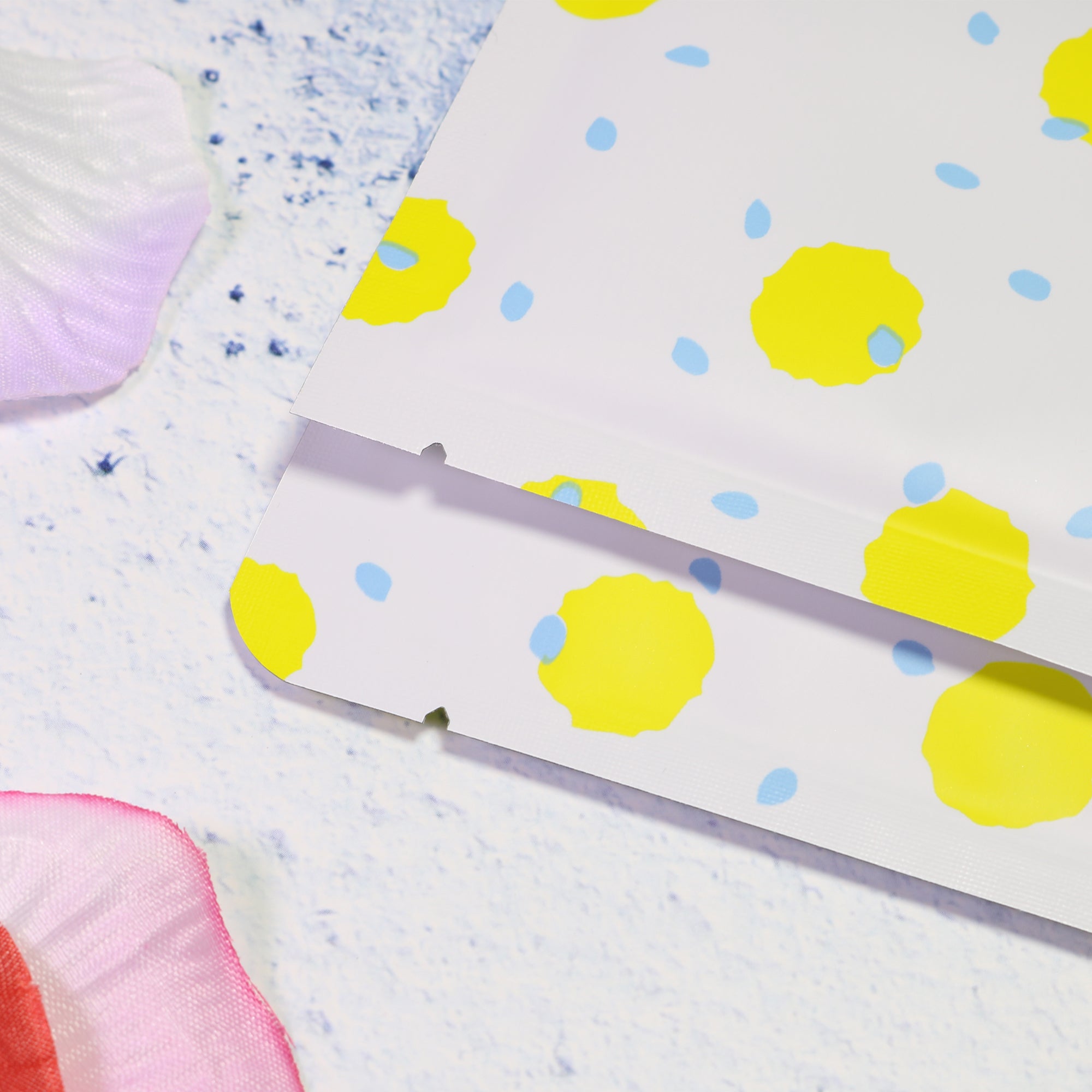 White with Pineapple Yellow Polka Dot Aluminum Open Top Bags